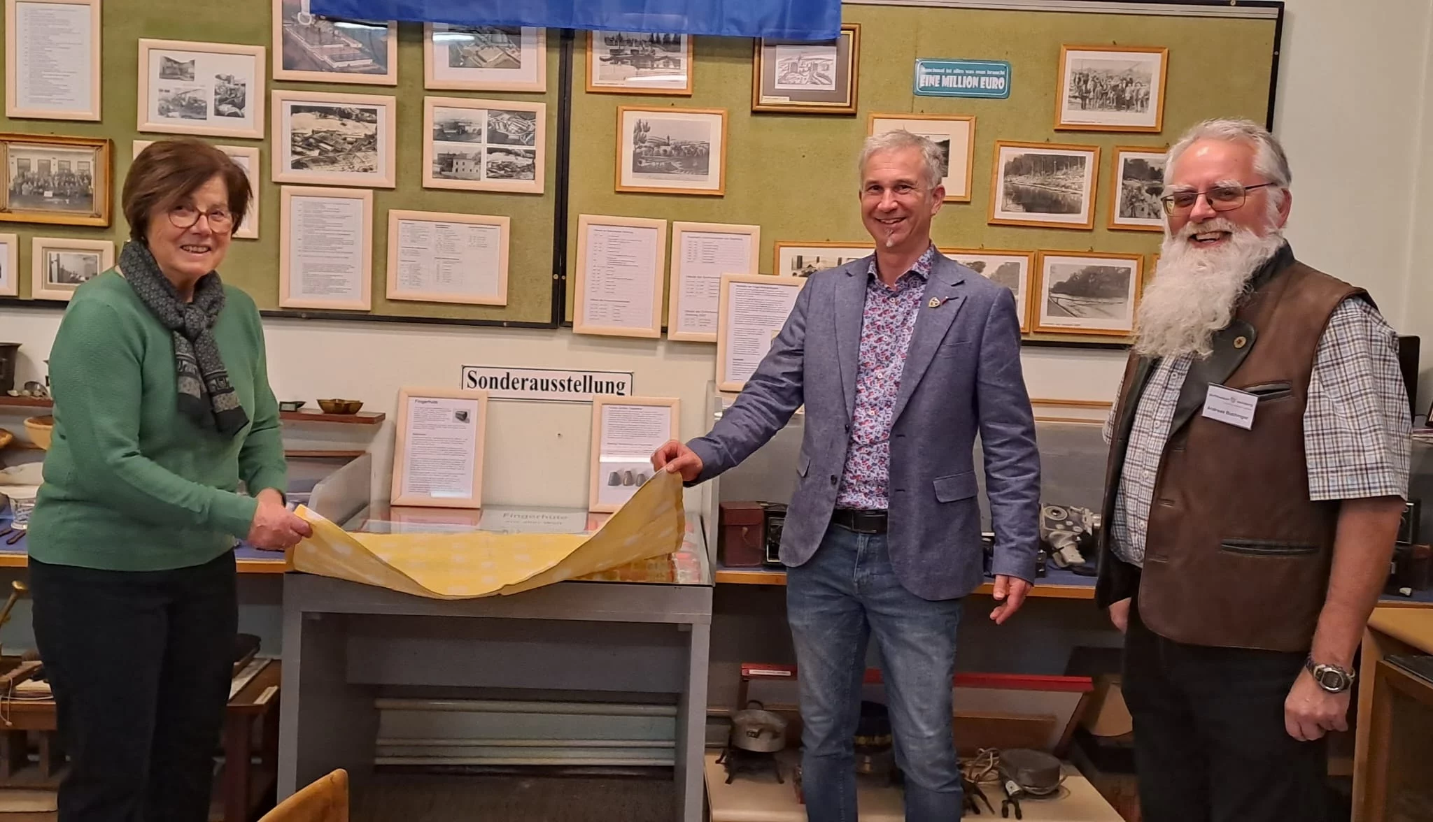 EroeffnungFingerhuete1 - DORFMUSEUM WEINBURG